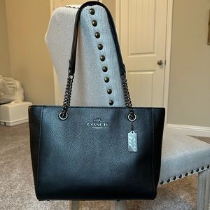 Coach Cammie Chain Tote - Black